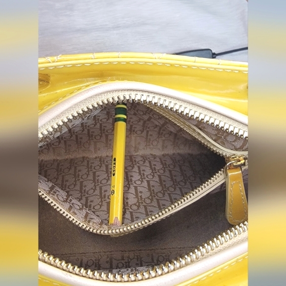 COA CHRISTIAN DIOR Cannage Quilted Patent Leather Medium Lady Dior Bag - Picture 9 of 13